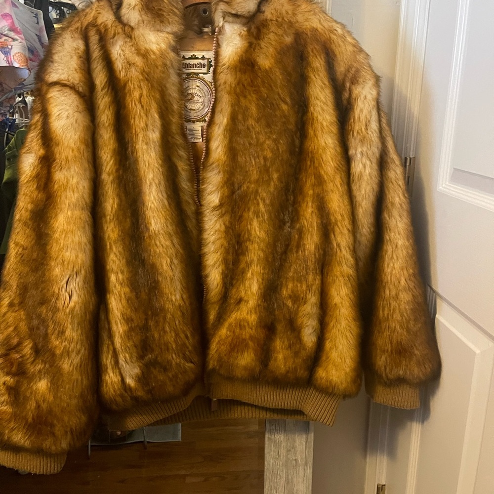 Ablanche fur fitter jacket size L like new condition